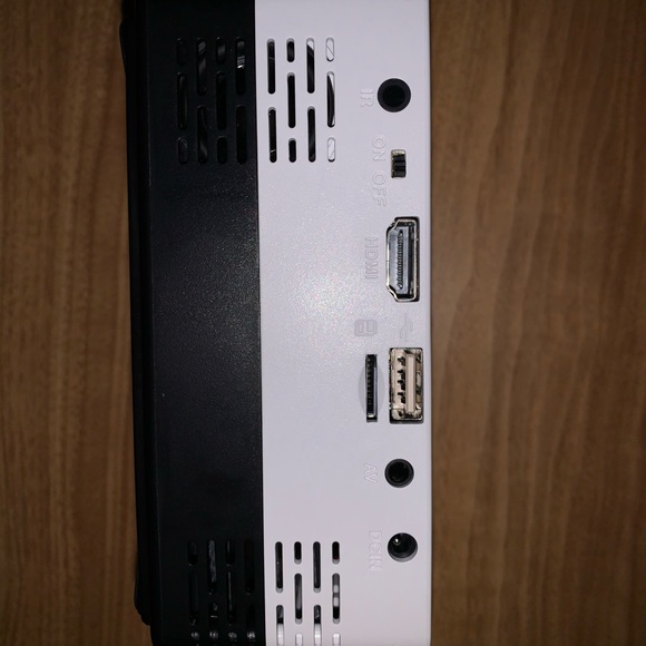 LED Projector - Picture 6 of 16